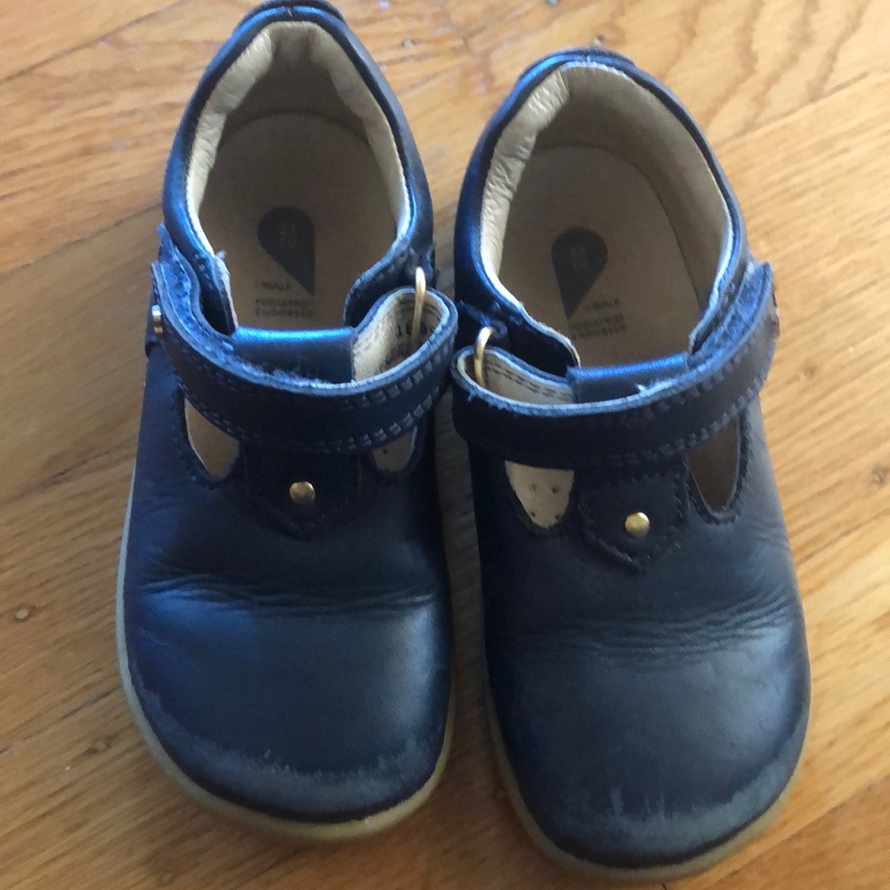 Navy leather Bobus I-Walk t-strap shoes